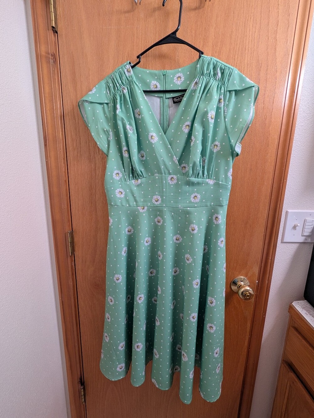 Voodoo Vixen Mint Green Daisy Print Tunic Top